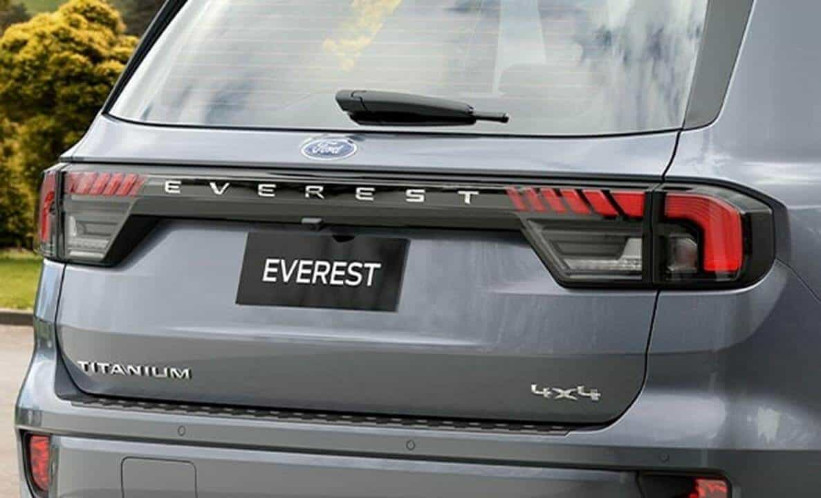 Xe Ford Everest 2023: Cụm đèn hậu LED