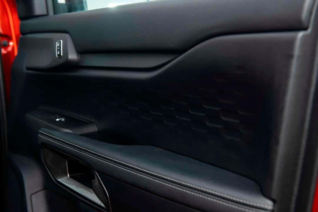 ford ranger xlt mau do noi that 8