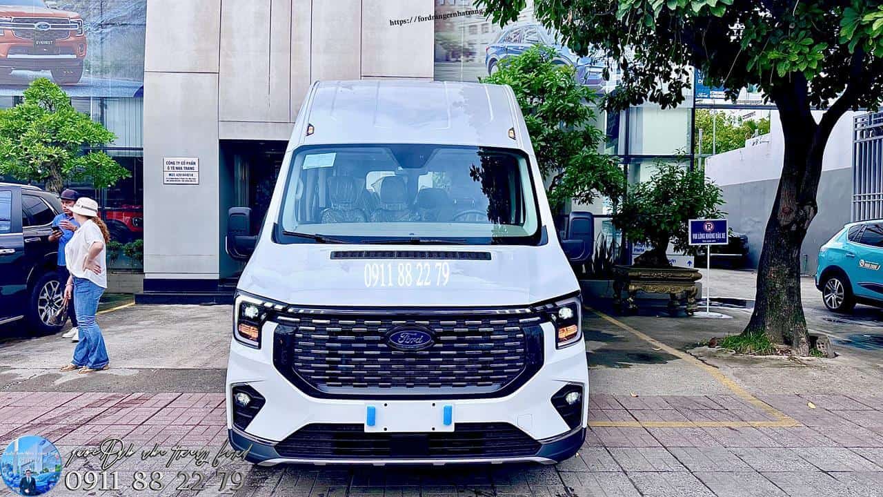 ford transit 18 cho premium ngoai that 2