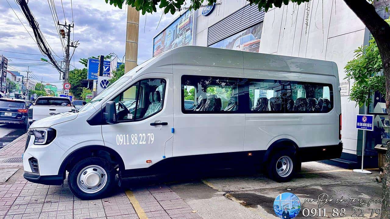 ford transit 18 cho premium ngoai that 7