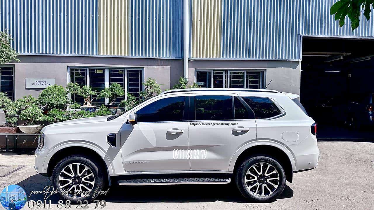 Ngoại thất xe Ford  Everest Platinum 2025