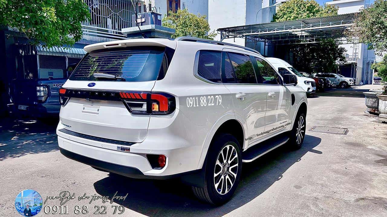 Ngoại thất xe Ford  Everest Platinum 2025