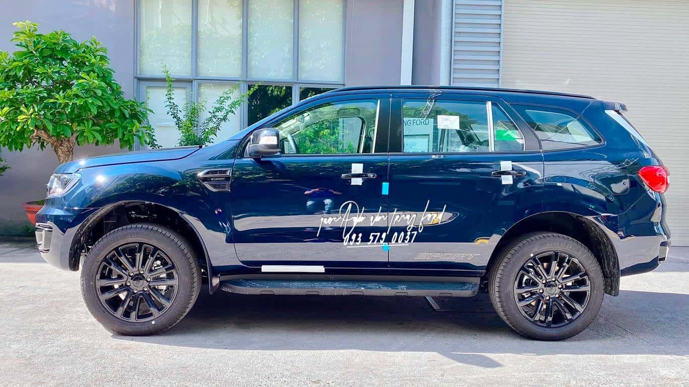 Ngoại thất Ford Everest Sport màu xanh Ngoại thất Ford Everest Sport màu xanh