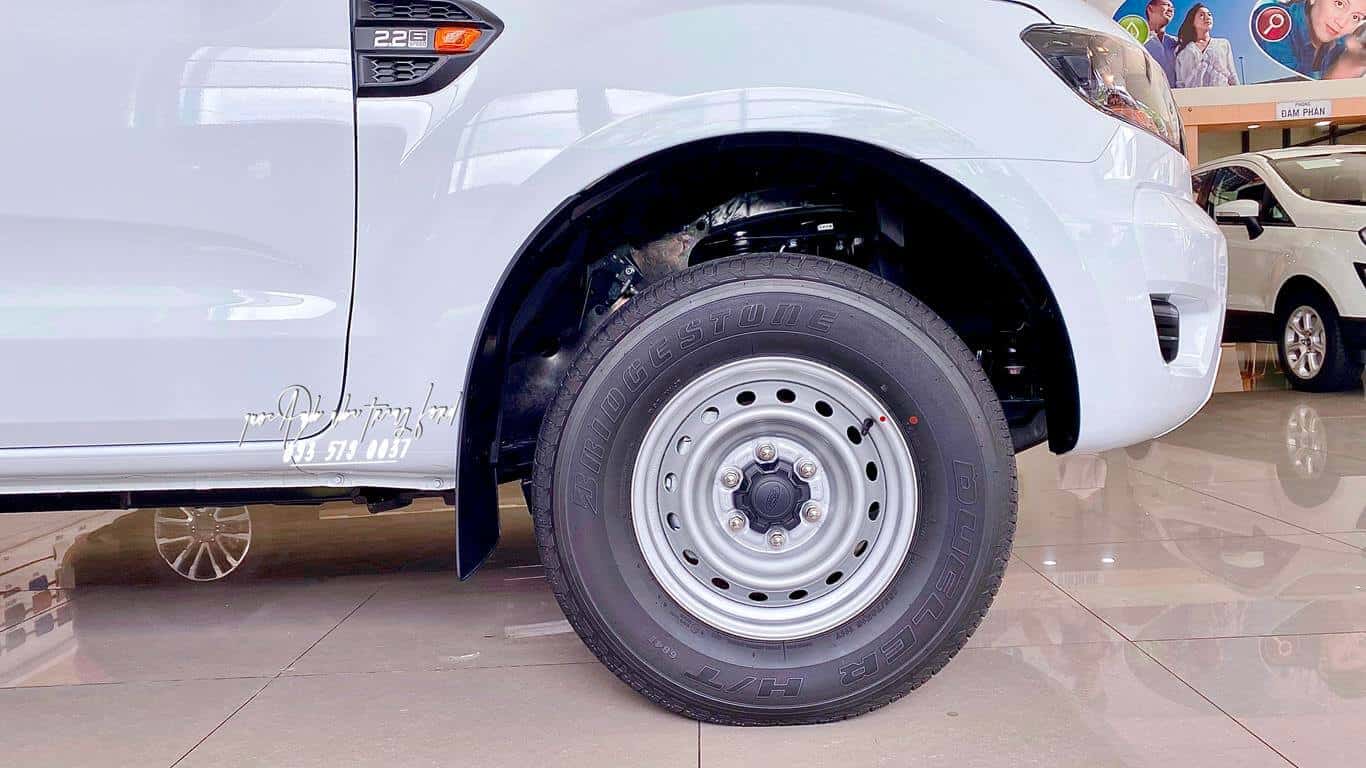 Ngoại thất Ford Ranger XL màu trắng 2021