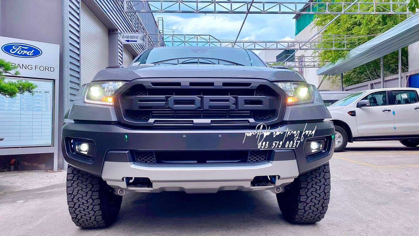 Ngoại thất Ford Raptor màu xám 2021