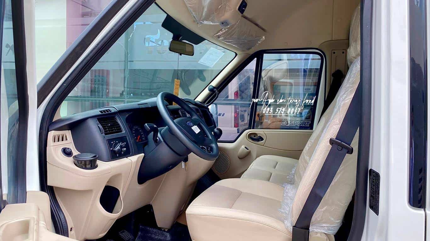 Nội thất Ford Transit Luxury 2021